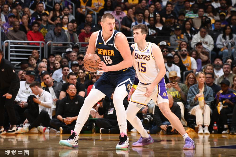 C罗3次捧 C罗3次捧