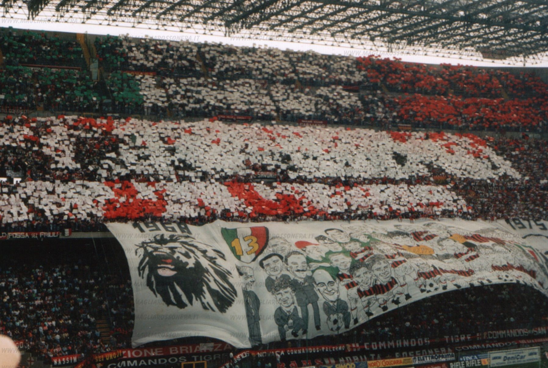 背后是激烈 背后是激烈