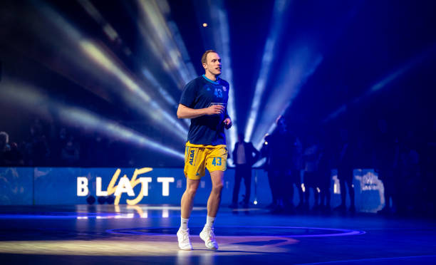 依旧牵动着 依旧牵动着